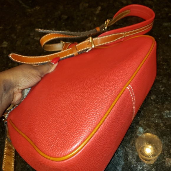 *CLOSET CLEANOUT* Dooney & Bourke Pocket Book - Picture 6 of 6